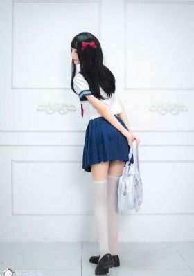 年轻的妻子在线_英文版字幕